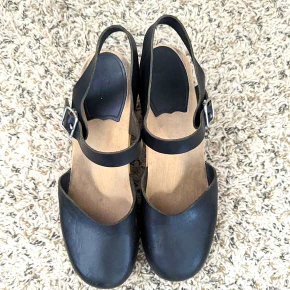 Swedish Hasbeen mid heel Mary Jane clogs size 39/8.5 - Picture 2 of 3
